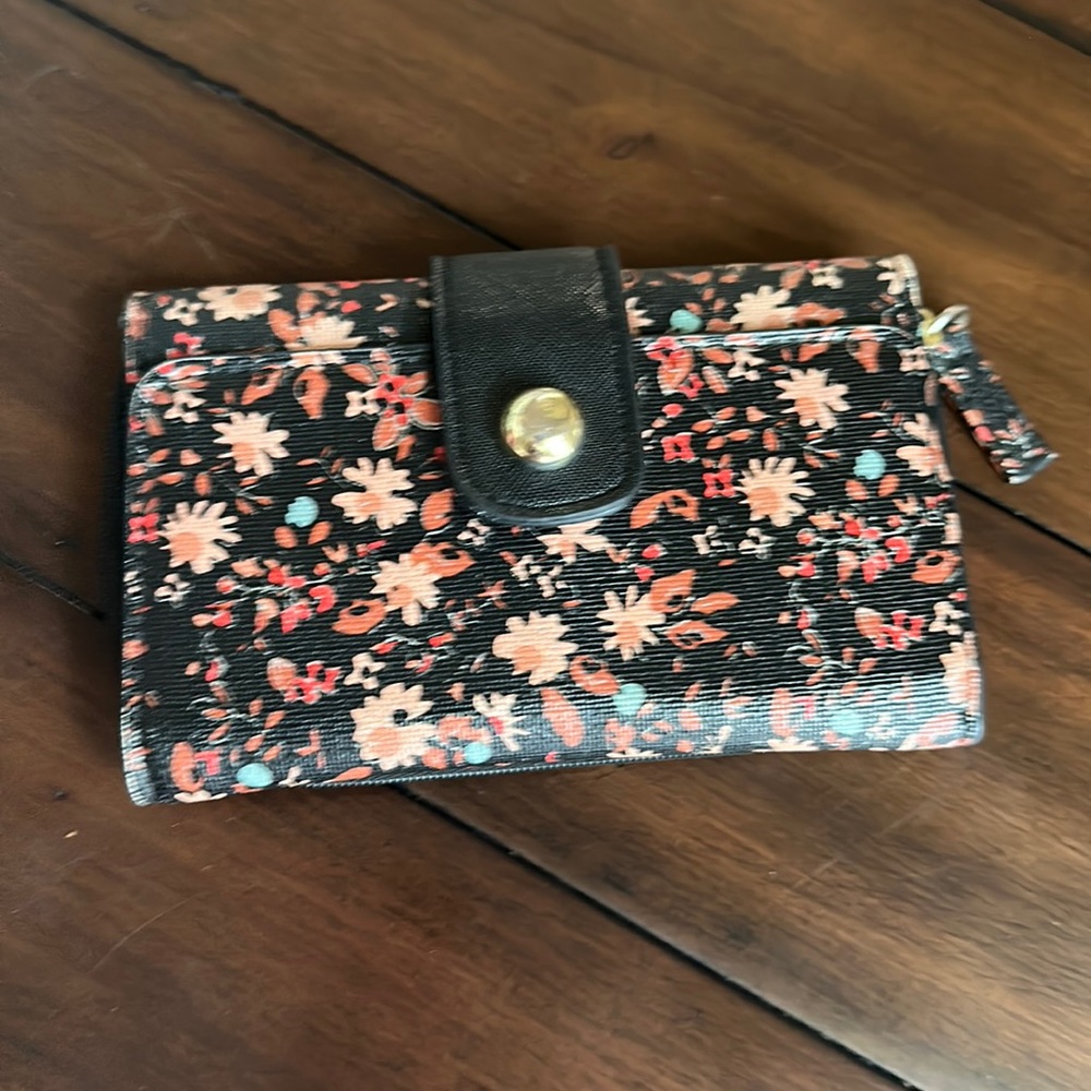 women’s wallet, good size, floral pattern, black and gold, used for 2 months
